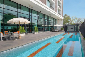  Tsix5 Hotel  Паттайя